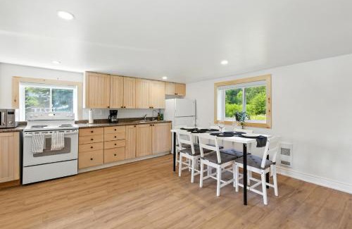 Hastings Highlands Casa | Cozy Cottage Retreat Private 2 Acres, Near Lake