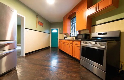 Detroit Casa | Cozy Cottage seconds from Downtown