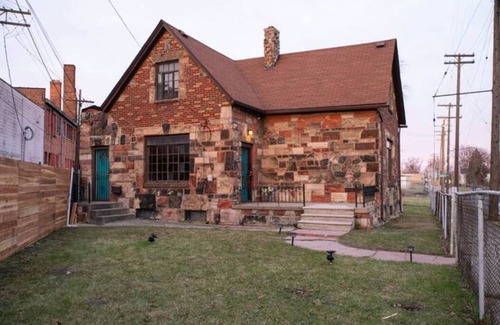 Detroit Casa | Cozy Cottage seconds from Downtown