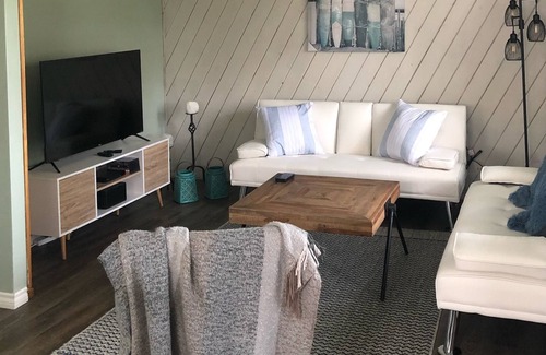 Westerose Cabaña | Cozy cottage short walk to the lake.