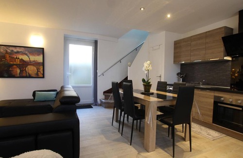 Barfleur Cabaña | Casa acogedora en Barfleur: patio privado, mascotas bienvenidas, cerca del puerto y comercios