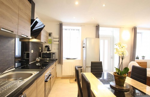 Barfleur Cabaña | Casa acogedora en Barfleur: patio privado, mascotas bienvenidas, cerca del puerto y comercios