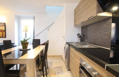 Barfleur Cabaña | Casa acogedora en Barfleur: patio privado, mascotas bienvenidas, cerca del puerto y comercios