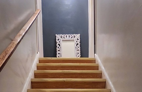 Welland Casa | Cozy Cottage Style Stay 15 min to Swayze Falls, Hiking Trails, 20 min to Niagara