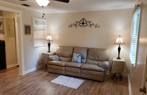 Monticello Casa | Cozy Cottage surrounded by antebelllum homes close to downtown.