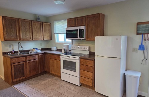 Fulton Cabaña | Cozy cottage tucked beside the peaceful St. Joseph river