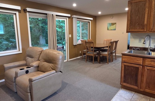 Fulton Cabaña | Cozy cottage tucked beside the peaceful St. Joseph river