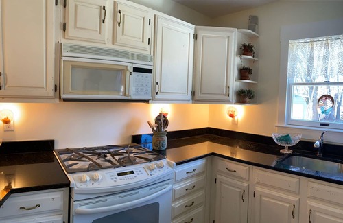 Adelphia Cabaña | Cozy Cottage