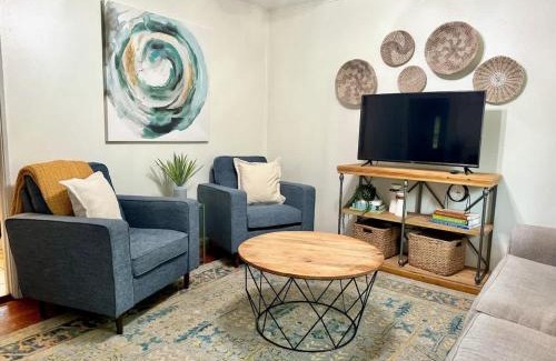 Valdosta Casa | Cozy Cottage with 4 Beds Sleeps 6