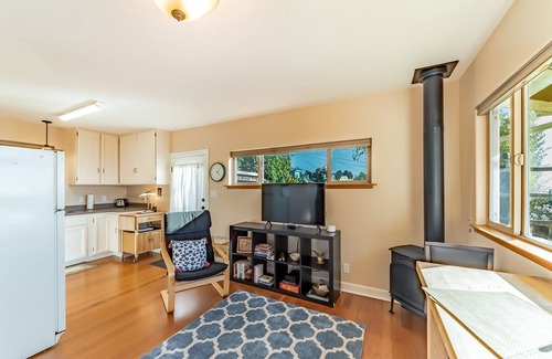 Arcata Apartamento | Acogedora cabaña con cocina completa y cable - ¡vistas panorámicas de la bahía!