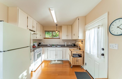 Arcata Apartamento | Acogedora cabaña con cocina completa y cable - ¡vistas panorámicas de la bahía!