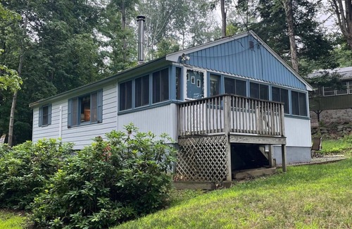 West Alton Cabaña | Cozy cottage with AC in charming Alton NH. Near Lake and plenty of attractions.