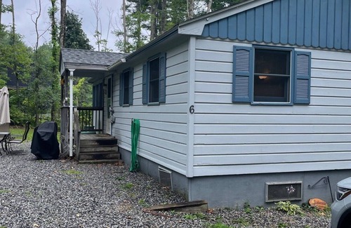 West Alton Cabaña | Cozy cottage with AC in charming Alton NH. Near Lake and plenty of attractions.