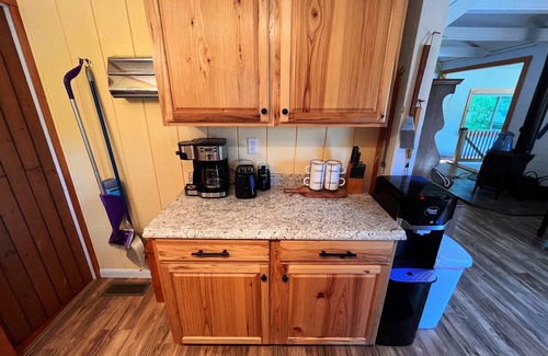 Alton Bay Cabaña | Cozy cottage with beautiful lake views