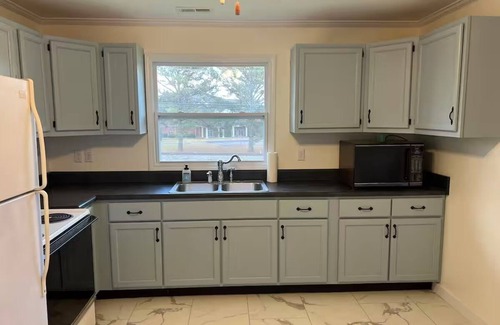 Chickamauga Casa | Cozy Cottage with Fire Pit - Family & Pet friendly - Near Downtown Chickamauga