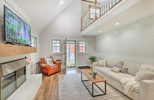 Estill Springs Casa | Cozy Cottage with Fireplace and Private Yard