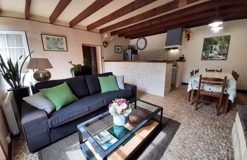 Bunzac Cabaña | Casa rural independiente con jardín, cerca de La Rochefoucauld, perfecta para familias.