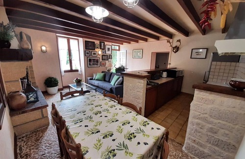 Bunzac Cabaña | Casa rural independiente con jardín, cerca de La Rochefoucauld, perfecta para familias.