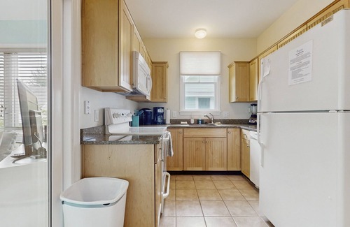 Summer Village Cabaña | Cozy Cottage with Pools, Pickleball, Game Room, and Trolley to Nearby Beaches
