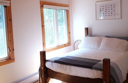 Brock Cabaña | Cozy Cottage With Stunning Sunsets & Sandy Shallow Water to Swim and Play