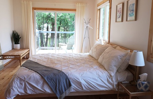 Brock Cabaña | Cozy Cottage With Stunning Sunsets & Sandy Shallow Water to Swim and Play