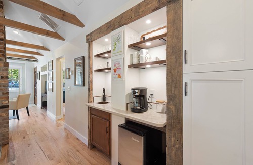 Flat Rock Cabaña | Cozy Cottage within walking distance to all that Historic Flat Rock has to offer