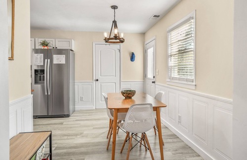 Beaufort Casa | Cozy Cottage + Yard, Near Downtown, Parks & Trails, 15 min to Parris Island