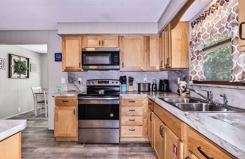 Minocqua Cabaña | Cozy Cottage: Year-Round Adventure Base