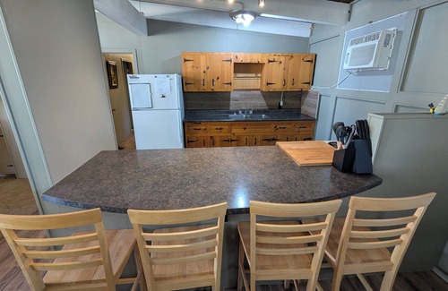 Falcon Lake Cabina | Cozy Cottonwood Cabin at Falcon Lake –Walk to Beach, Shops, Activities & Trails!