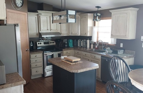 Scottsbluff Casa | Cozy country 3 bedroom 2 full baths fenced back yard animals welcome