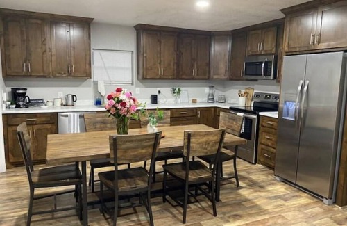 Comanche Casa | Cozy Country Barndo with 3 bedroomd 1bath