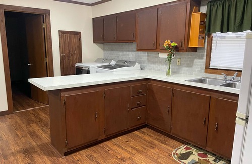 Corydon Cabina | Cozy Country Cabin Getaway now w/ WIFI!!