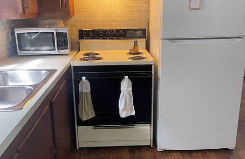 Corydon Cabina | Cozy Country Cabin Getaway now w/ WIFI!!