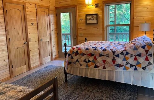 Pineville Cabina | Cozy country cabin near Northwest Arkansas