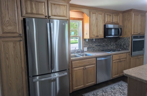 Forest Junction Casa | Cozy Country Cottage nestled 17 miles from iconic Lambeau Field, come unwind.