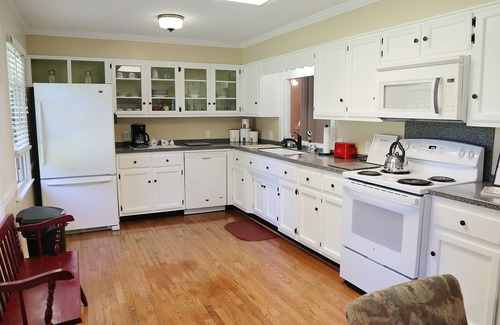 Culleoka Cabaña | Cozy Country Cottage