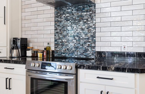 Atascadero Casa | Cozy Country Getaway with Heated Pool/Hot Tub and Fire pit