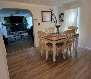 Irving Casa | Cozy Country Home