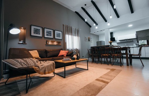 Drnis Casa | Cozy Country Home with heated pool