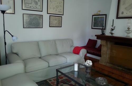 Alaro Casa | Cozy Country House Banyols
