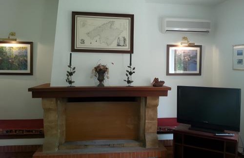 Alaro Casa | Cozy Country House Banyols