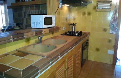 Alaro Casa | Cozy Country House Banyols