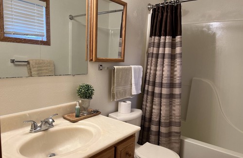 Burbank Apartamento | Cozy country house retreat- your home in nature