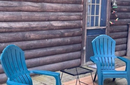 Shelburne Falls Cabina | Cozy Country Retreat Cabin