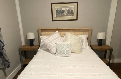 Scaly Mountain Otro | Cozy countryside farmhouse just minutes to Highlands, NC