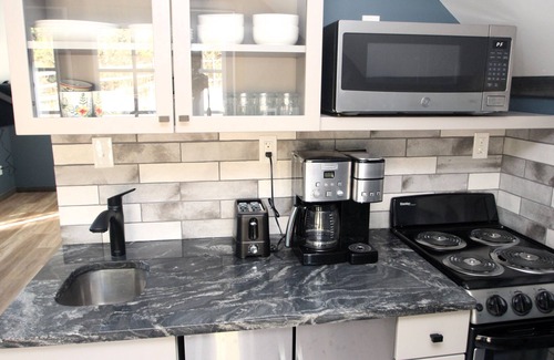 Rector Casa | Cozy Couple's Bungalow near Ligonier!