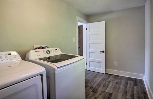 Atlanta Cabaña | Cozy Couple's Cottage ~ 5 Miles to Downtown!
