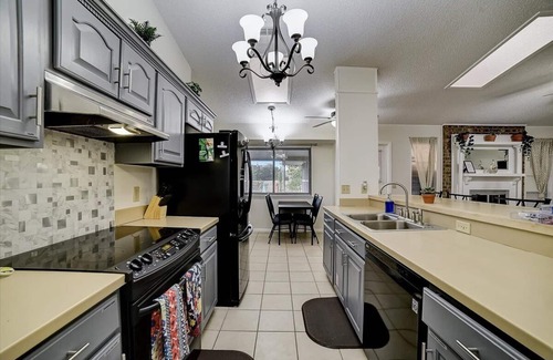 Universal City Casa | Cozy Couple's Olympia Spa & Resort