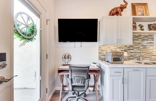 Apache Junction Apartamento | Cozy Couple's Retreat w/ Views in Apache Junction
