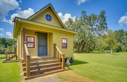 Iberia Parish Apartamento | Cozy Couples Retreat with Porch on Bayou Teche!